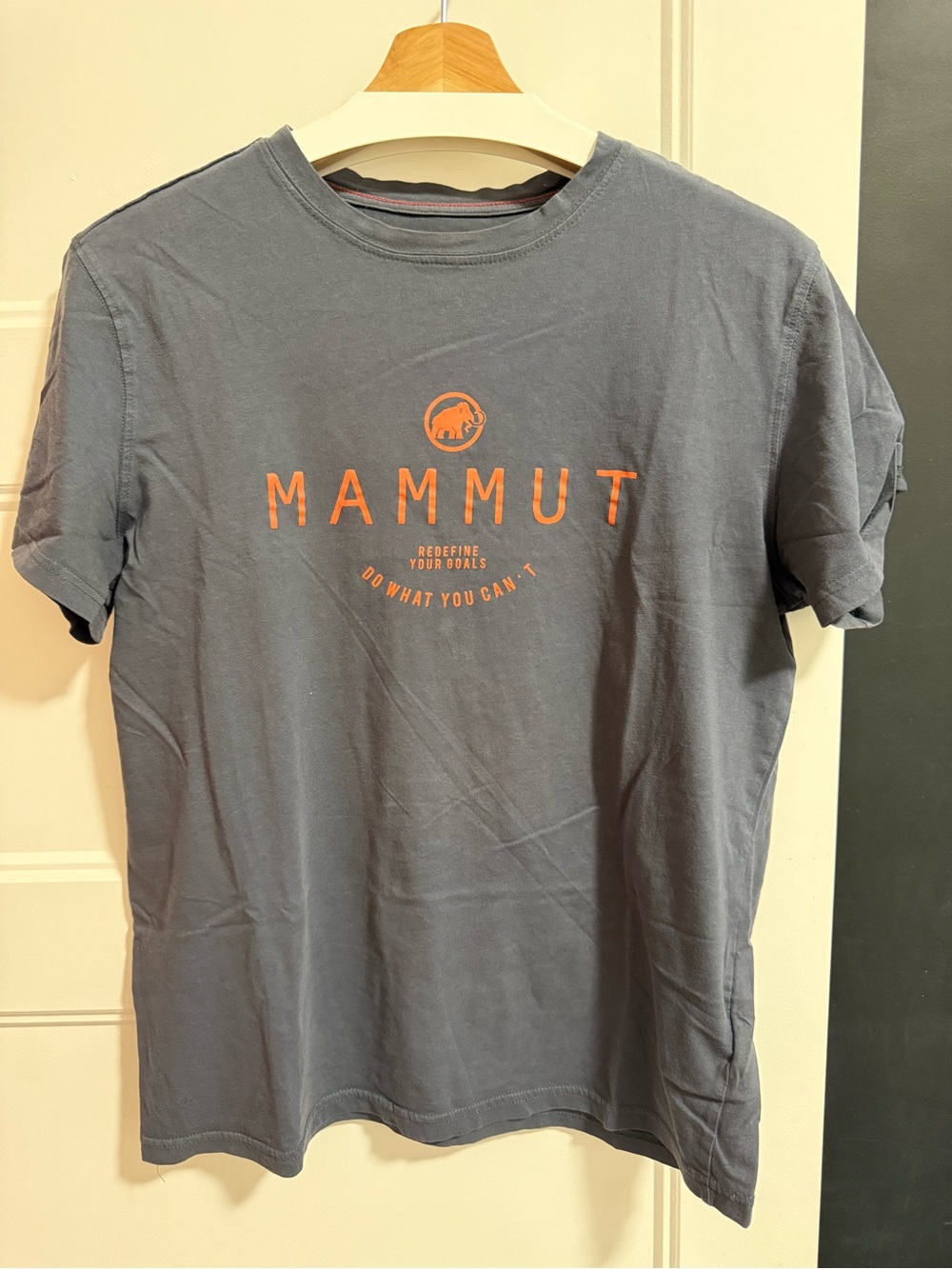 Mammut Men’s Slate Gray Short-Sleeve Tee with Orange Logo